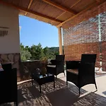 Greenside Lumi-two Bedroom With Terrace And Sea View Prázdninový dům