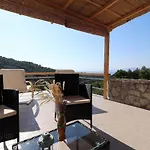Greenside Lumi-two Bedroom With Terrace And Sea View Prázdninový dům Vela Luka