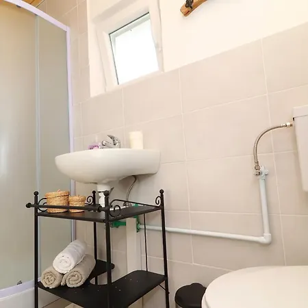 Vikendica Greenside Lumi-two Bedroom With Terrace And Sea View *