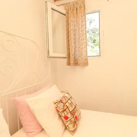 Hébergement de vacances Greenside Lumi-two Bedroom With Terrace And Sea View Vela Luka